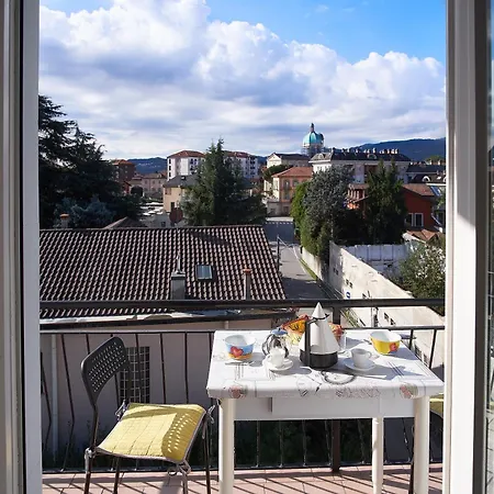 Vecchia Intra - Two-room In The Center For 4 People 아파트 *