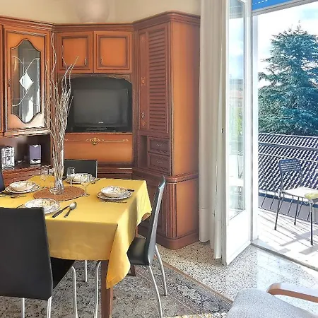 Апартаменты Vecchia Intra - Two-room In The Center For 4 People