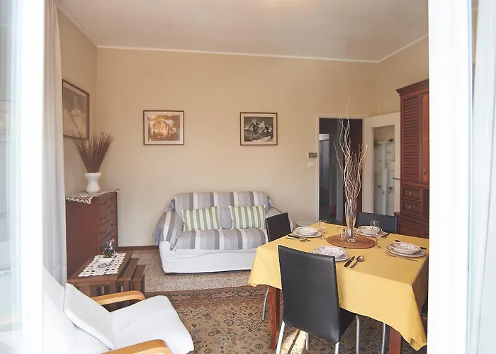 Vecchia Intra - Two-room In The Center For 4 People