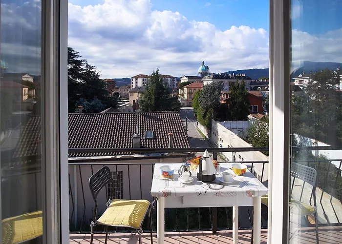 Vecchia Intra - Two-room In The Center For 4 People 아파트 *